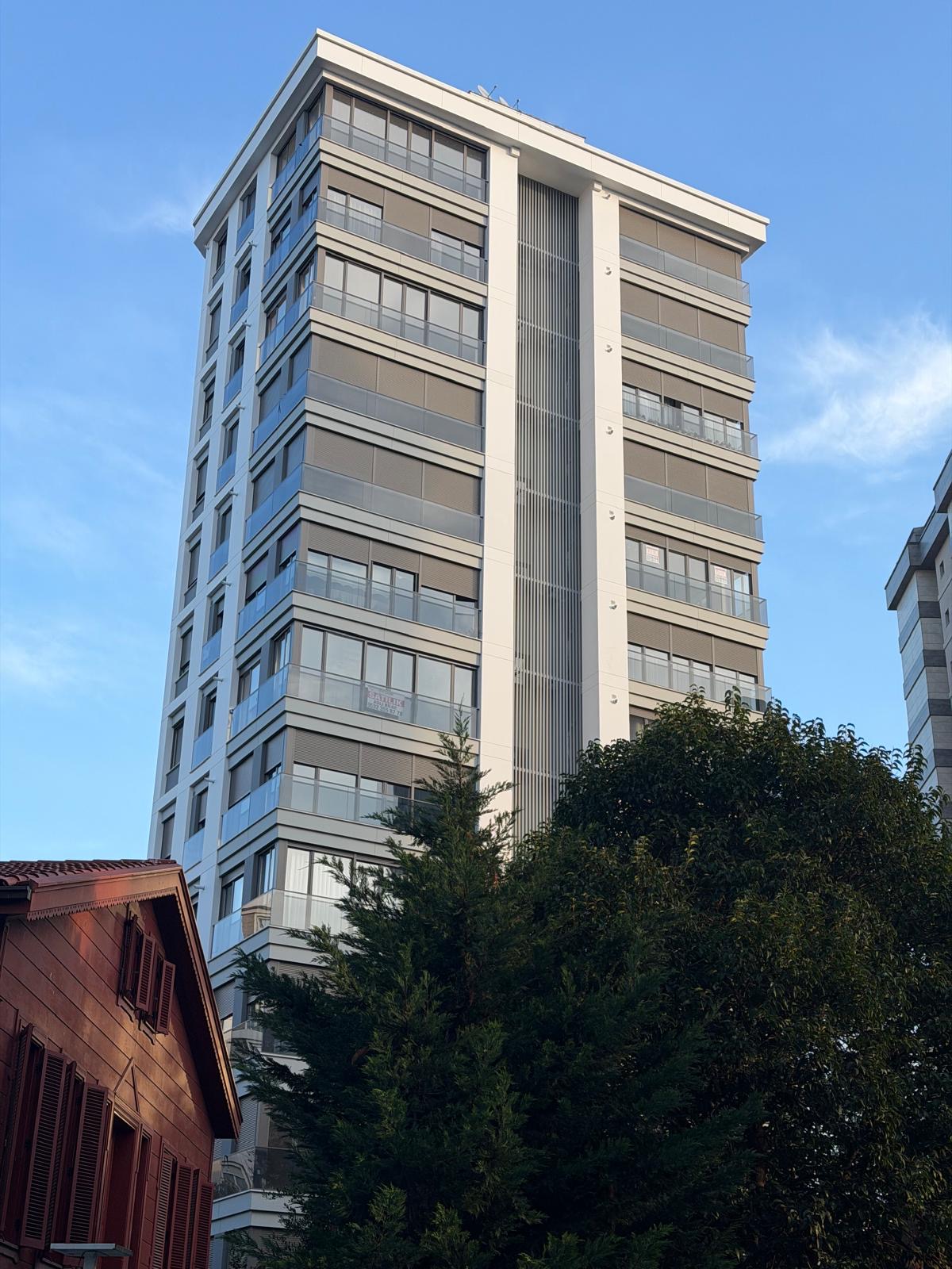 Lalezar Apartmanı